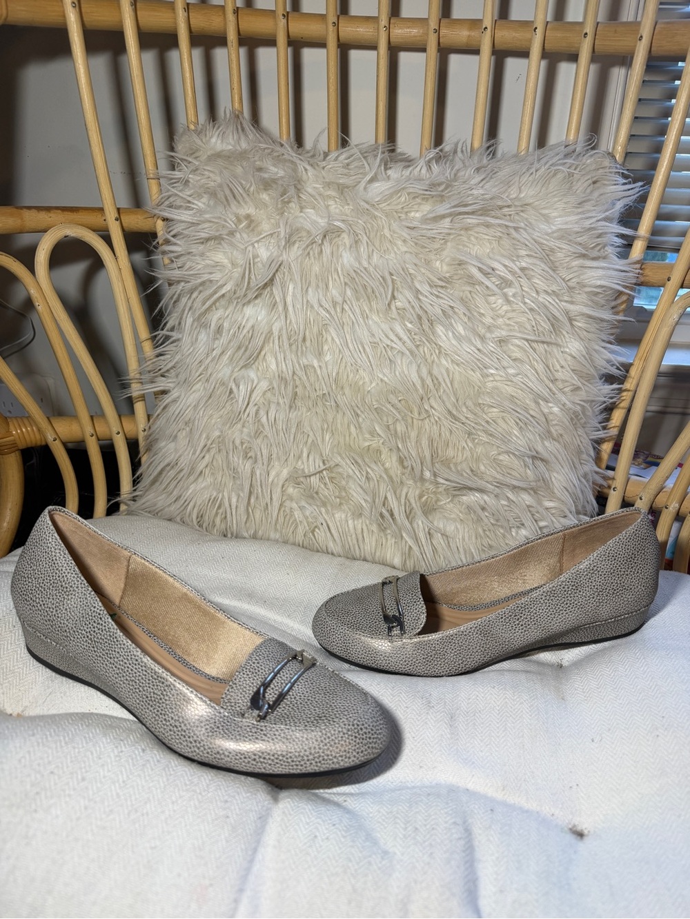 Abella Women’s Loafers Flats True Comfort Silver Slip On Shoe Size 9.5